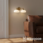 Bild in der Galerieansicht laden, Geryon Vintage Industrielle Milchweiße Glas-Wandleuchte