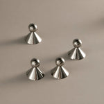 Afbeelding laden in galerijweergave, Polished silver-tone surface of the brass cabinet knobs