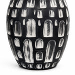 Afbeelding laden in galerijweergave, Black and white hand-finished ceramic base detail