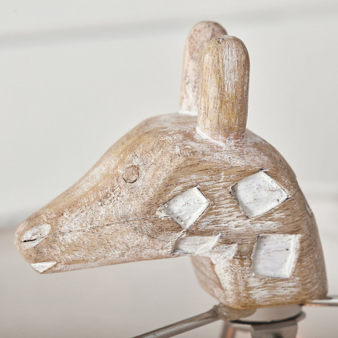 Lámpara de Mesa de Madera Tallada con Animal
