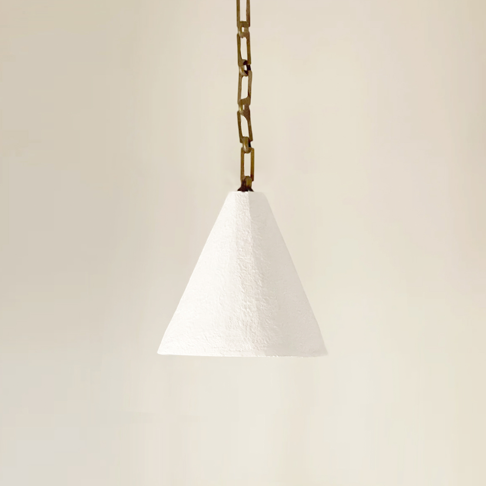 Suspension en plâtre blanc
