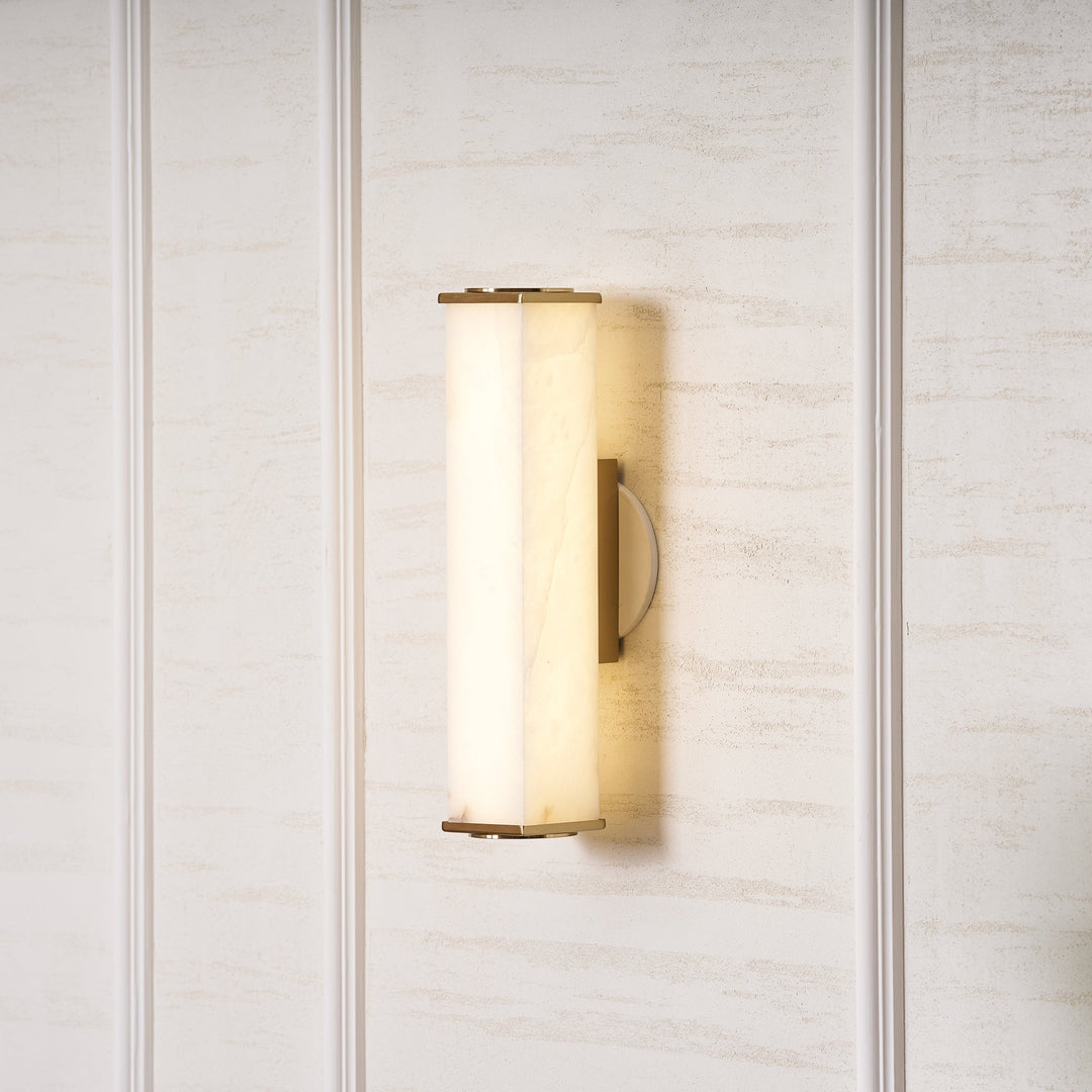 Kuboid Alabaster Wandleuchte