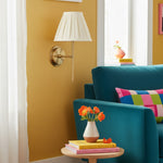 Afbeelding laden in galerijweergave, Cremaris metalen wandlamp met stoffen kap - tijdloze wandlamp voor binnenverlichting