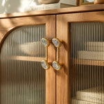 Afbeelding laden in galerijweergave, French Vintage Cashew Shell Brass Cabinet Knobs and Pulls - image 25