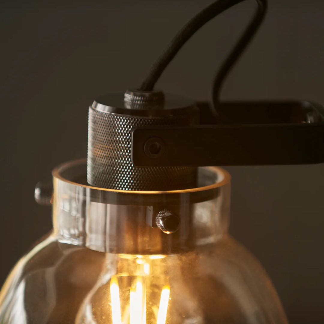 Readium Verstellbare Tischlampe – Industrielles Metall und Glaskuppel für Schlafzimmer und Arbeitszimmer