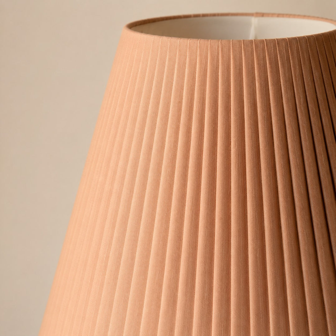 Vintage vloerlamp van massief hout met optioneel bijzettafeltje