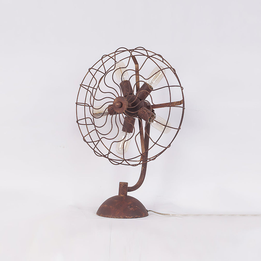 Tischlampe im alten Stil mit Ventilator