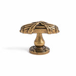 Afbeelding laden in galerijweergave, Antique Brass Leaf Cabinet Knob