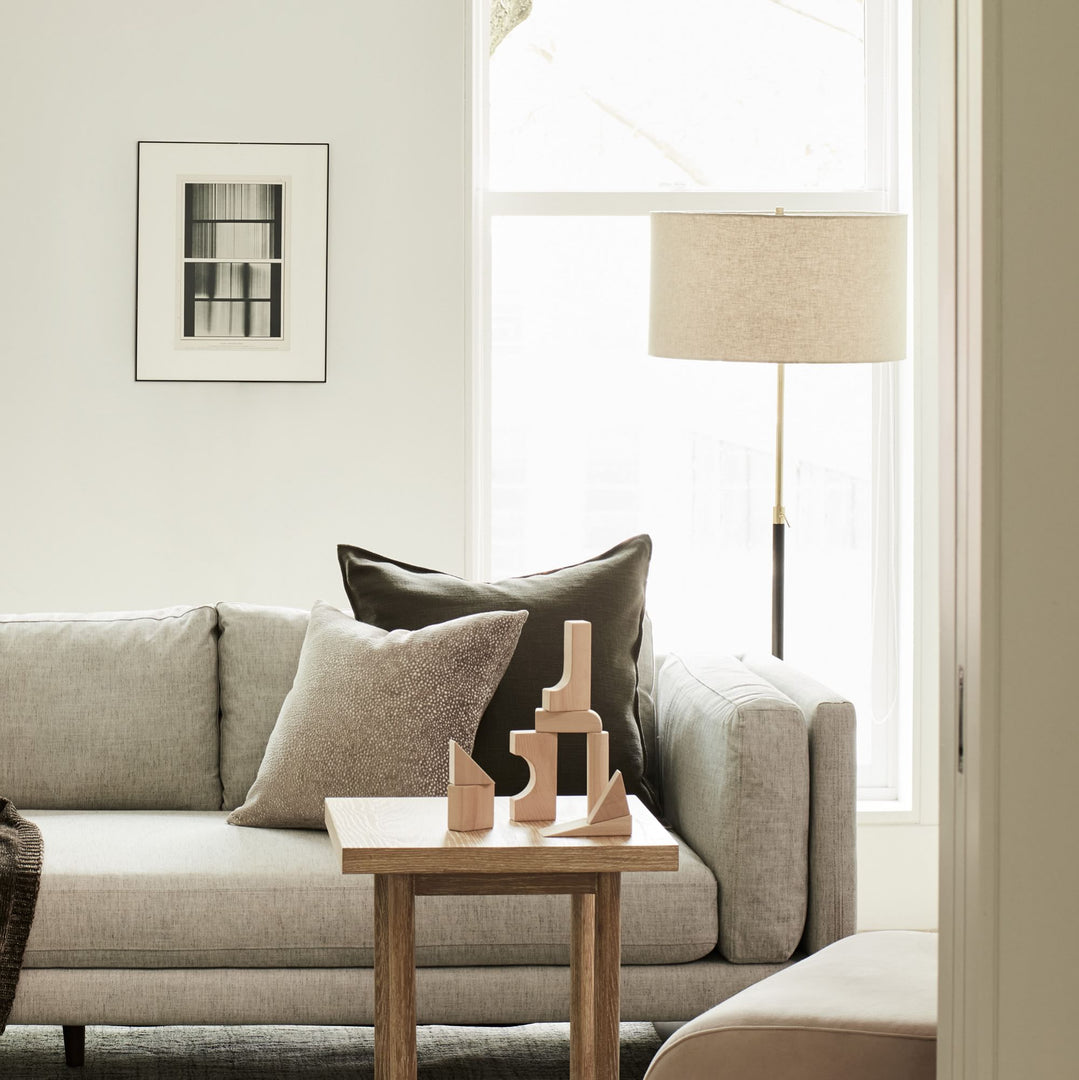 Mavora Adjustable Floor Lamp - Modern Telescoping Light with Linen Shade for Reading