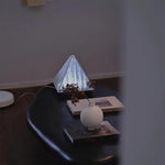 Bild in die Galerieansicht laden, Fragment Tischlampe