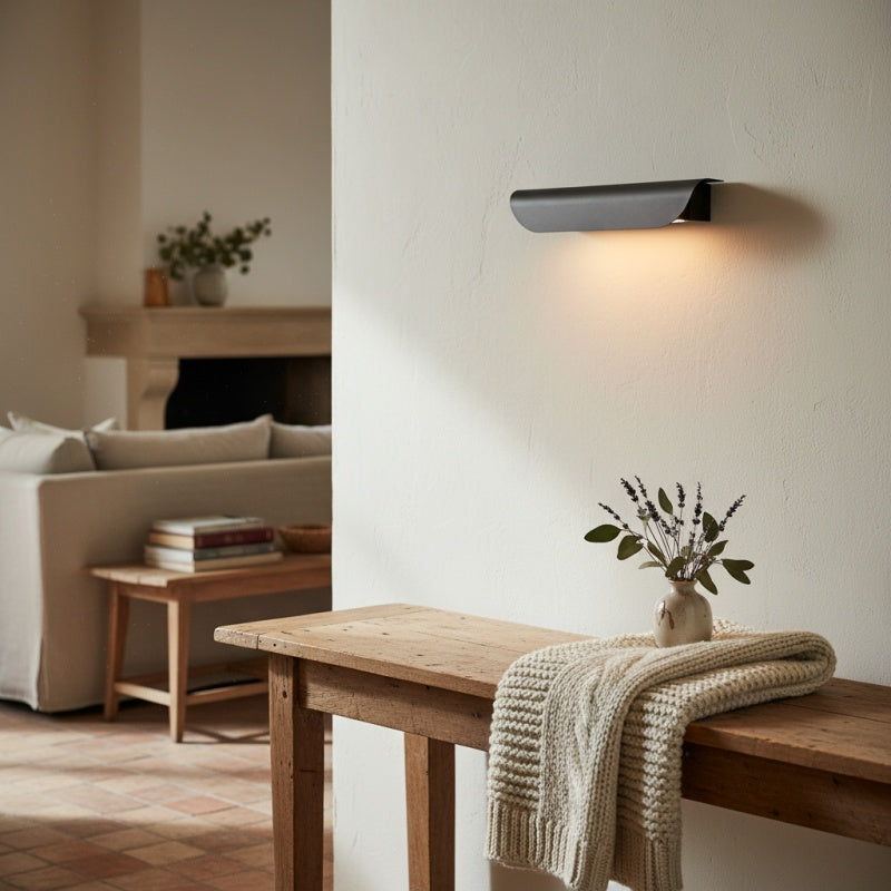 Applique da parete moderna in metallo Hidra – Applique minimalista a luce diretta verso il basso per case moderne