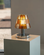 Bild in die Galerieansicht laden, Fun Guy Tischlampe