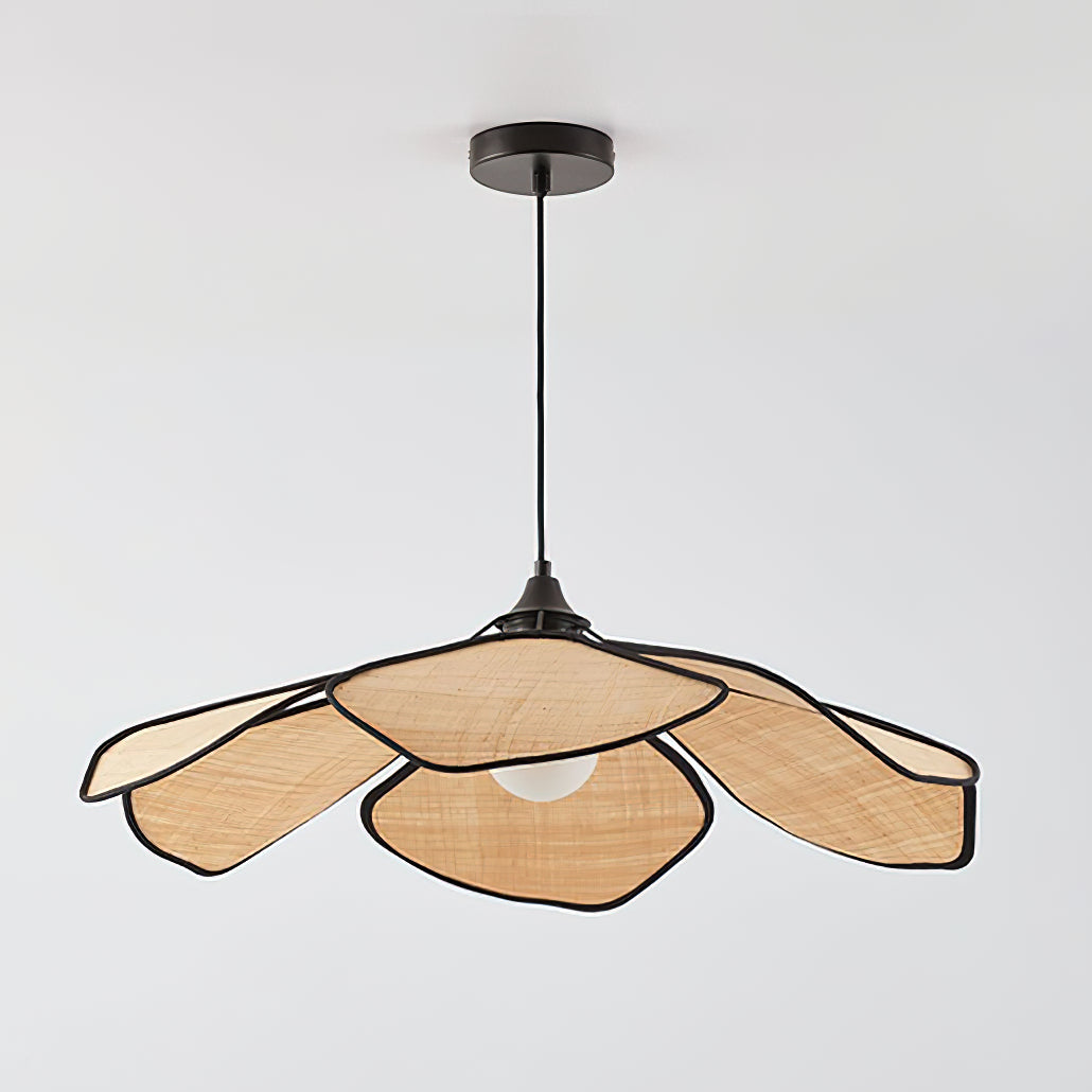 Raffia Petal Pendelleuchte