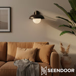 Afbeelding laden in galerijweergave, Harlan industriële melkglas wandlamp