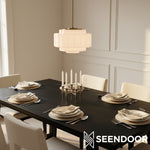 Afbeelding laden in galerijweergave, Antieke messing hanglamp met meerdere niveaus en opaalwit glas