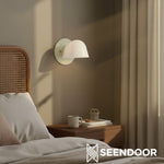 Afbeelding laden in galerijweergave, Thaise Mid-Century Moderne Art Deco glazen wandkandelaar