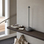 Charger l'image dans la visionneuse de la galerie, Lampe de table sans fil rechargeable Glimma Design moderne Éclairage LED tactile pour décoration intérieure N39