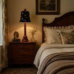 Afbeelding laden in galerijweergave, floral fabric and carved wood table lamp