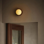 Carica l'immagine nella visualizzazione Galleria, Lampada da parete LED minimalista in legno naturale nordico