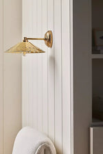Afbeelding laden in galerijweergave, Auriglow moderne wandlamp – messing geperforeerde lamp voor slaapkamer of gang
