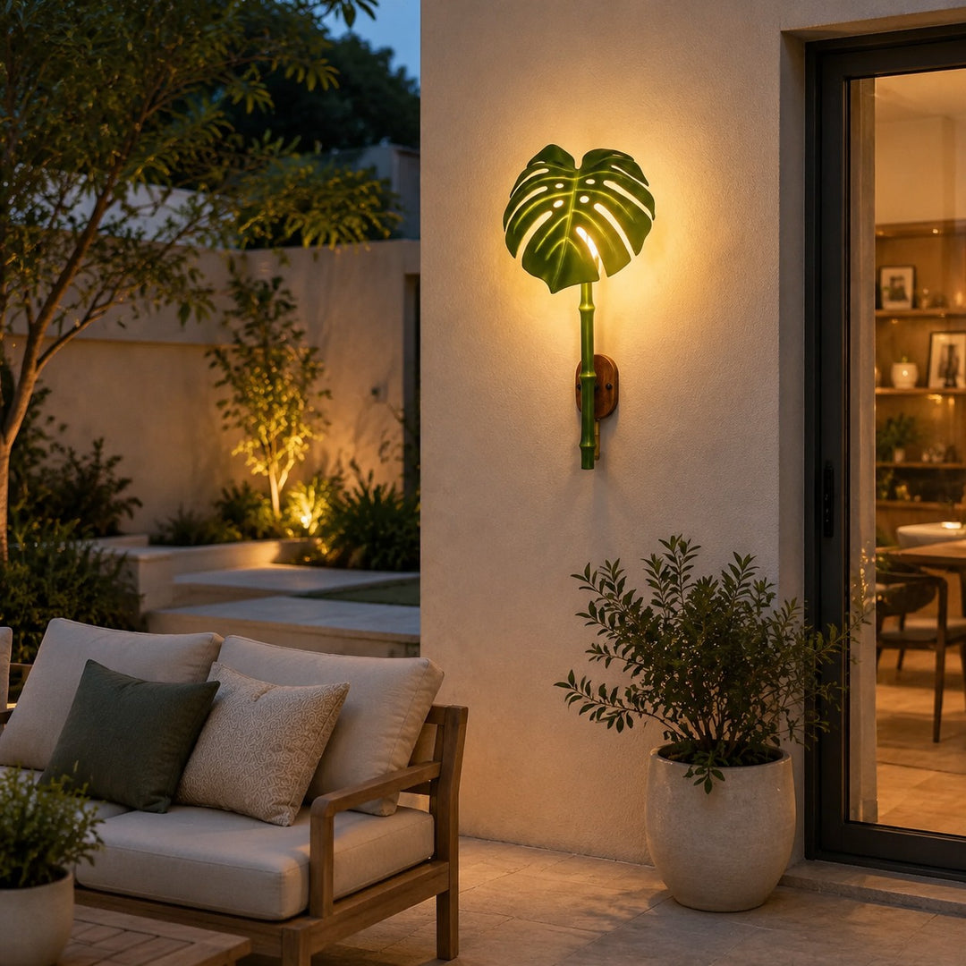 LED-buitenwandlamp met monstera-blad, van hars, botanische wandlamp