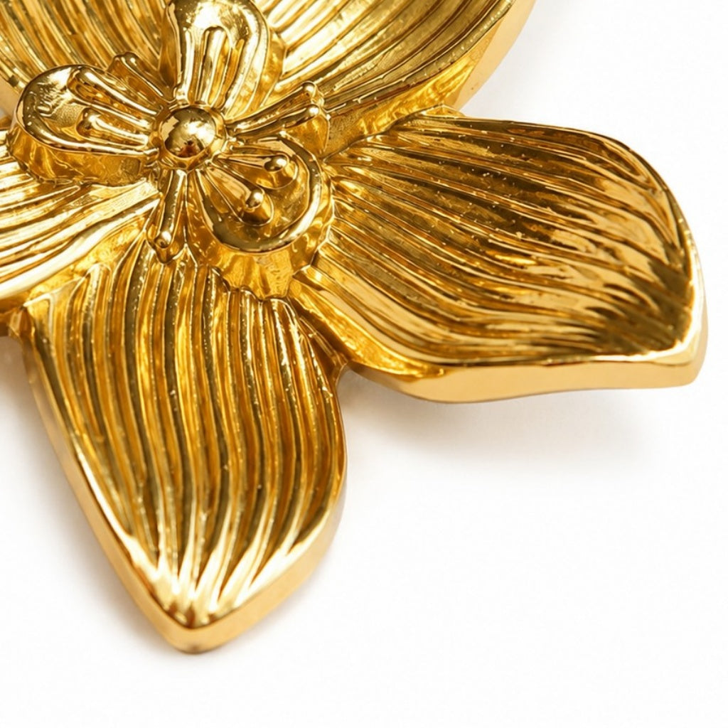 Nature motif brass cabinet handle, single hole