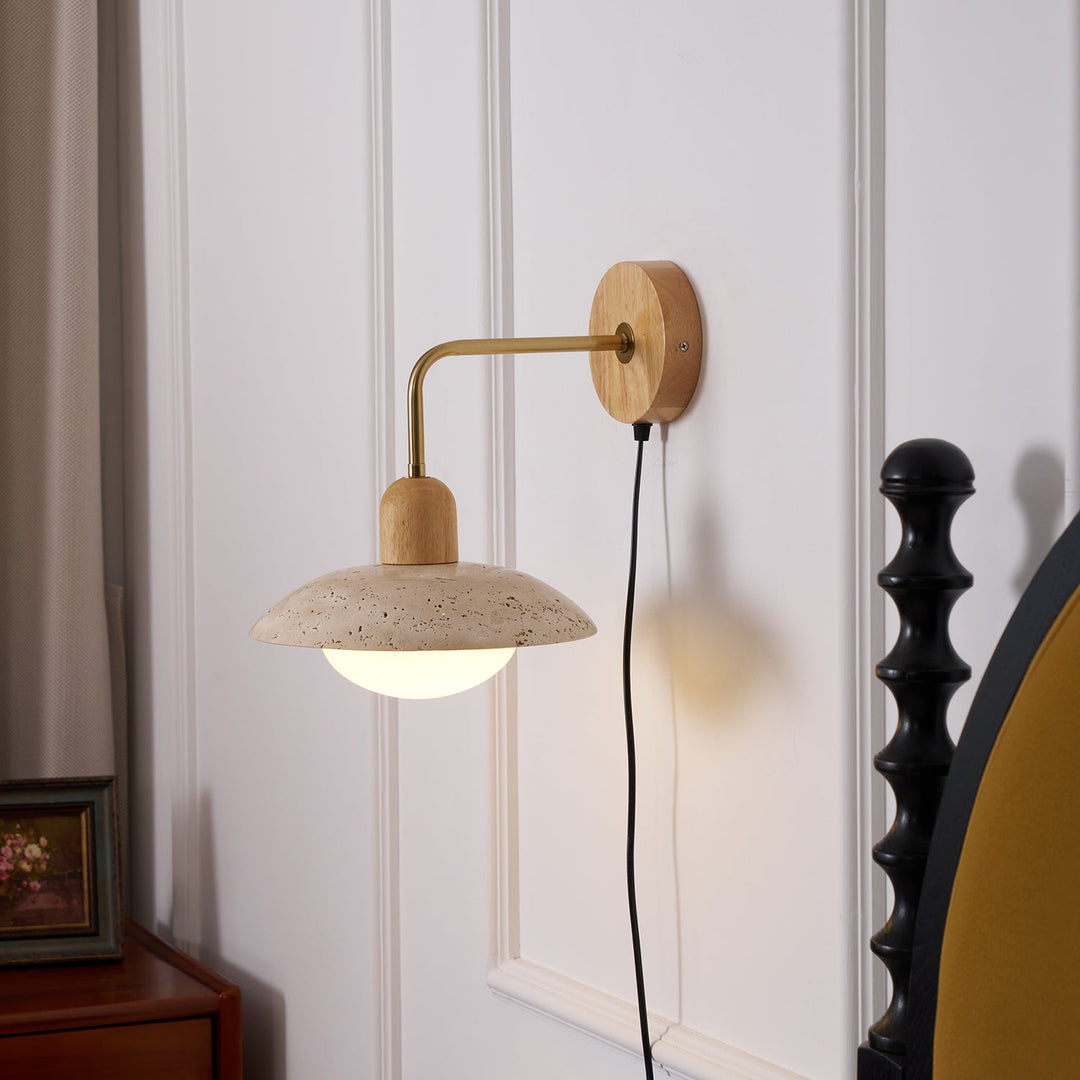 Lampa ścienna z wtyczką Carolia