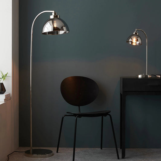 Lámpara de Pie Shimmera Style – Iluminación Contemporánea Elegante para Espacios Residenciales y Boutiques