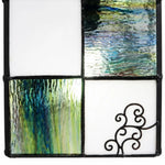 Cargar imagen en el visor de la Galería, Close detail of textured colored glass panels on lamp shade