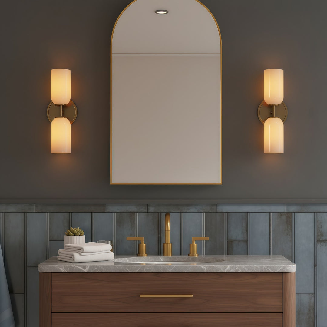 Vega Glas 2-Licht-Wandleuchte mit Champagner-Glasschirmen - Moderne Metallrahmen-Wandlampe für Badezimmer & Flur