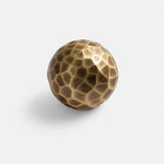 Charger l'image dans la visionneuse de la galerie, 25 mm round ball hammered antique brass cabinet knob