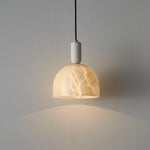 Bild in die Galerieansicht laden, Blair Alabaster Pendelleuchte