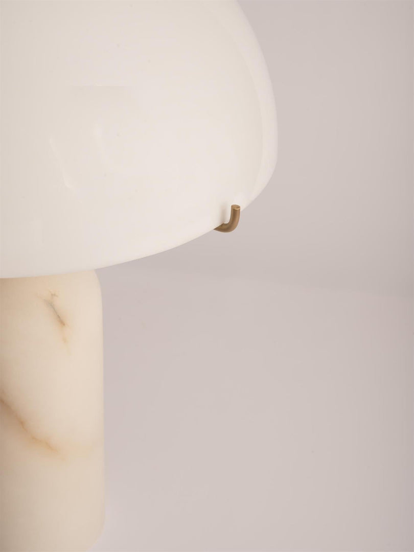 Peono Alabaster Tischlampe