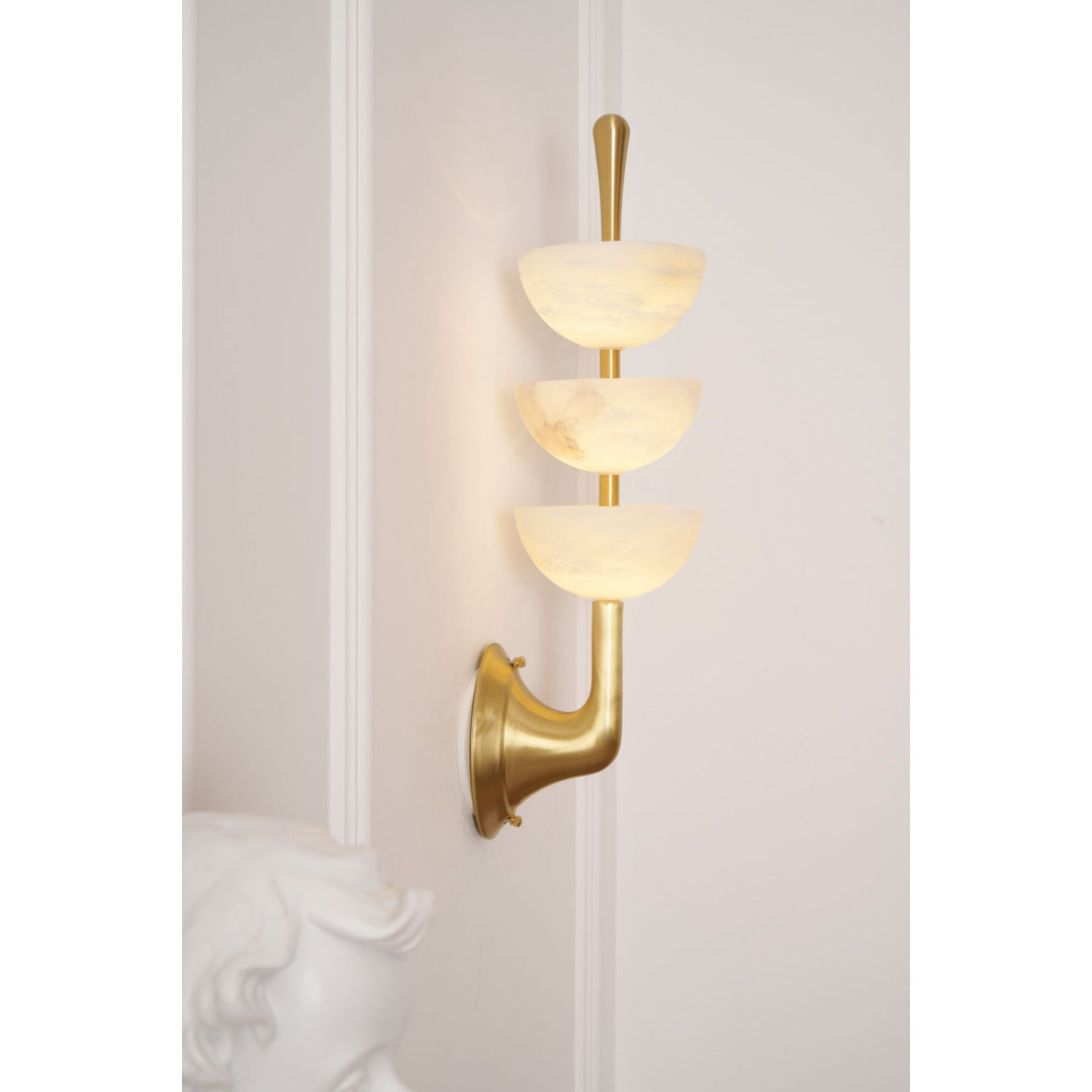 Lampe murale triple en albâtre