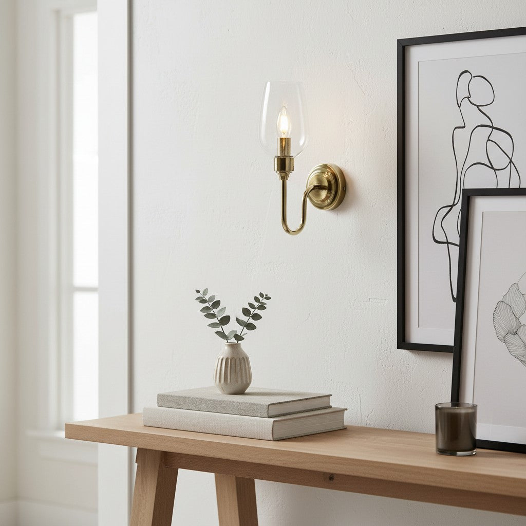 Clarione Art Deco Wandlamp met Heldere Glazen Kap – Modern Metalen Ontwerp voor Gangen