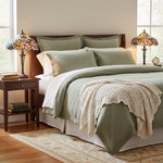 Afbeelding laden in galerijweergave, TF Sullivan Tiffany Tafellamp - Bloemmotief glas-in-lood ontwerp voor slaapkamer of woonkamer