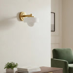 Afbeelding laden in galerijweergave, Zirvos Retro Globe Glazen Wandlamp – Elegante Wandlamp met Messinggeïnspireerde Kap voor Gang