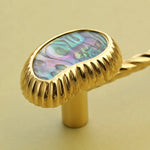 Afbeelding laden in galerijweergave, French Vintage Cashew Shell Brass Cabinet Knobs and Pulls - image 13