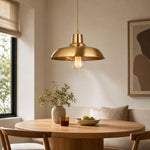 Afbeelding laden in galerijweergave, Brass pendant light in a dining nook