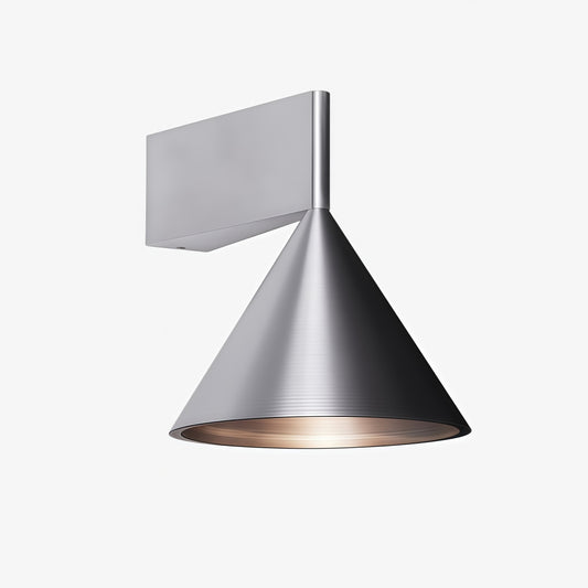 Lámpara de Pared Cónica de Metal Metorq - Luz de Acento Minimalista con Diseño Geométrico para Pasillo