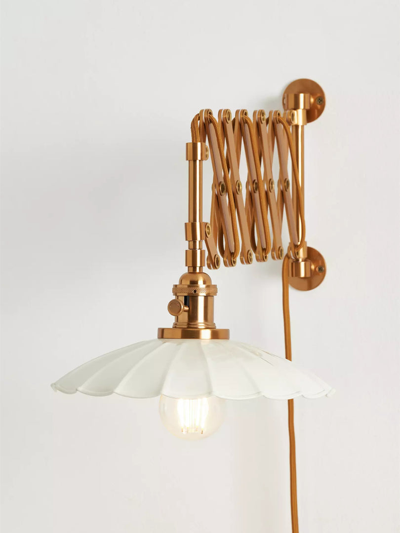 Furium gegolfde accordeon stekker-wandlamp - messing muurlamp elegantie