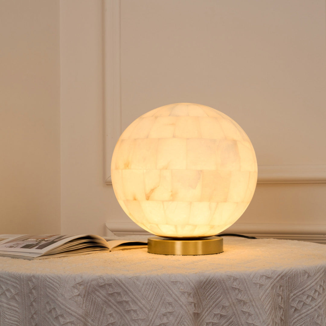 Lampada da tavolo a sfera in alabastro