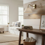 Afbeelding laden in galerijweergave, Lumweve Wandlamp - Plissé Lampenkap Verfijnde Wandlamp voor Gang en Studiekamer