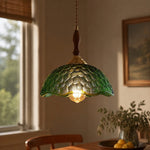 Carica l'immagine nella visualizzazione Galleria, Green scalloped glass pendant light