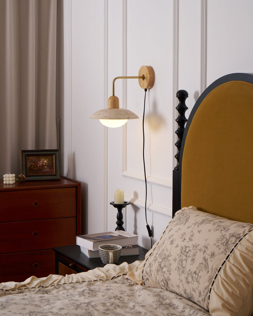 Lampa ścienna z wtyczką Carolia