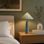 Załaduj obraz do przeglądarki galerii, Floral ceramic table lamp on a bedside table