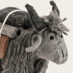 Bild in die Galerieansicht laden, Handmade Nepal Wool Felt Yak Ornament