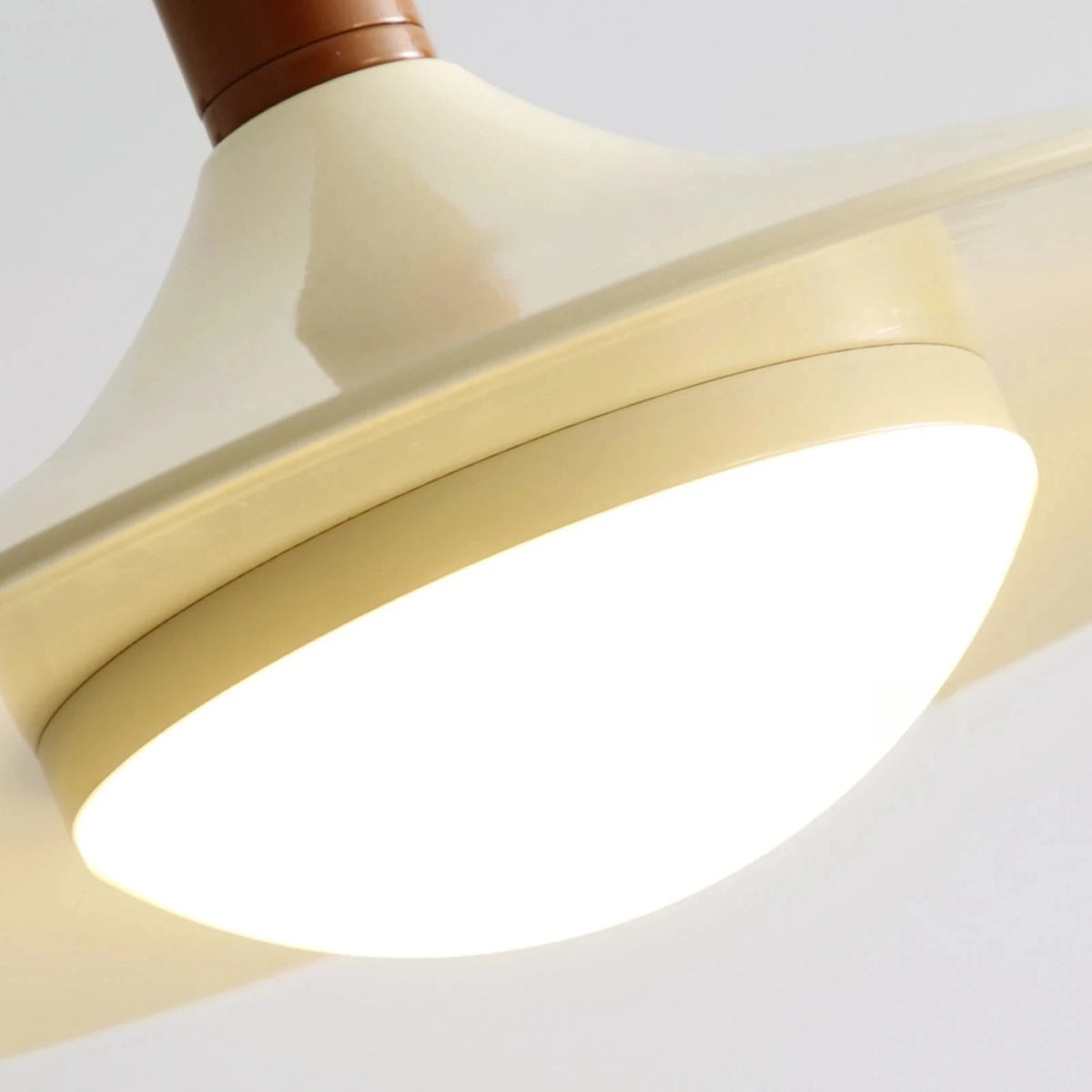 gallery-08-detail-lit-edge