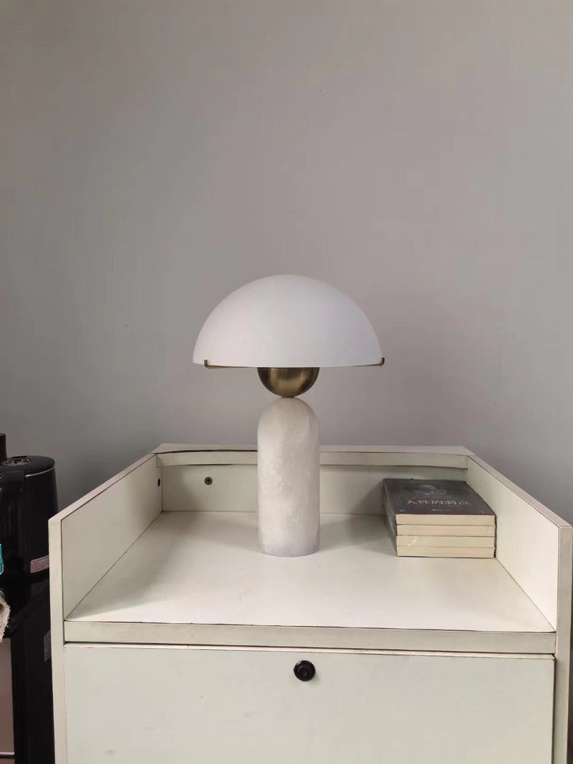 Peono Alabaster Tischlampe