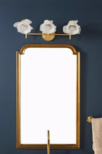 Afbeelding laden in galerijweergave, Revalis glazen bloem kaptafel wandlamp – moderne bloemige wandlamp
